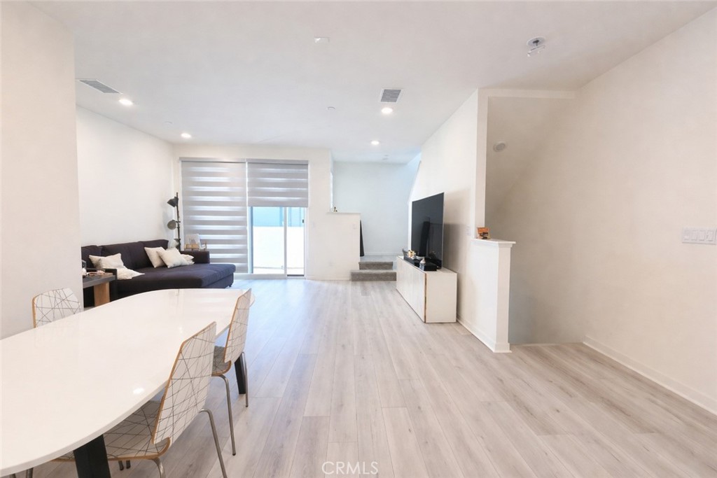 2957 W Lincoln Avenue 3