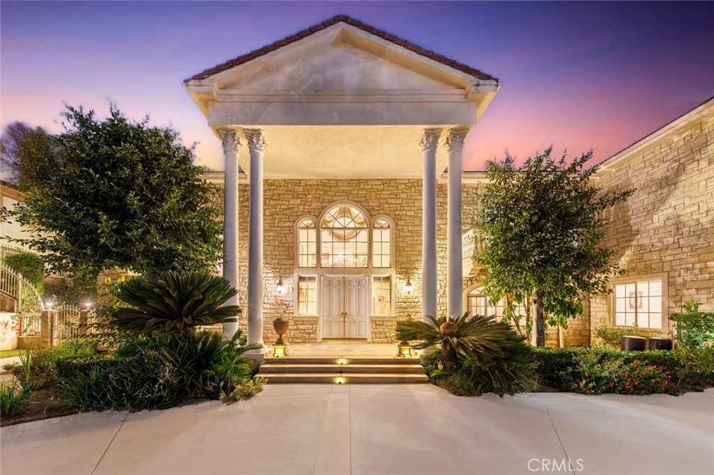 2828 Water Course Drive