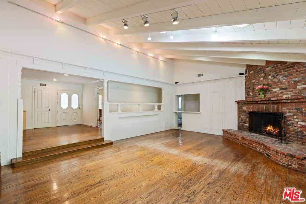 Photo of 16011 Meadowcrest Road, Los Angeles, CA 91403 (MLS # 26863255)