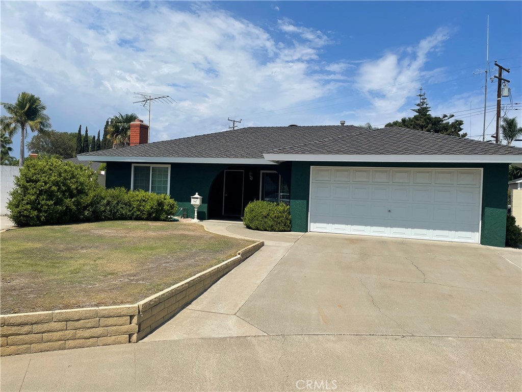 This is the opportunity you have been waiting for. Single level home in great area on a cul de sac. Fresh exterior paint and a large lot. Very clean, but largely original inside with desirable floor plan - all on one level.