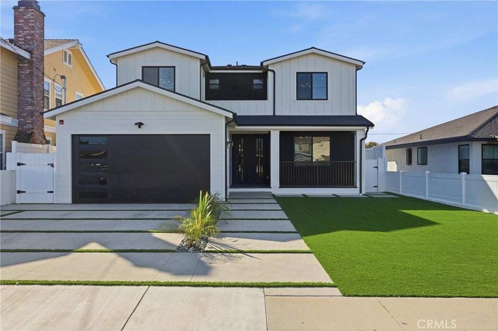 1509 Elm Avenue