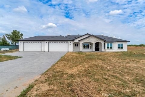 Photo of 21035 Forest Glen Rd, Madera, CA 93638 (MLS # FR26070844)