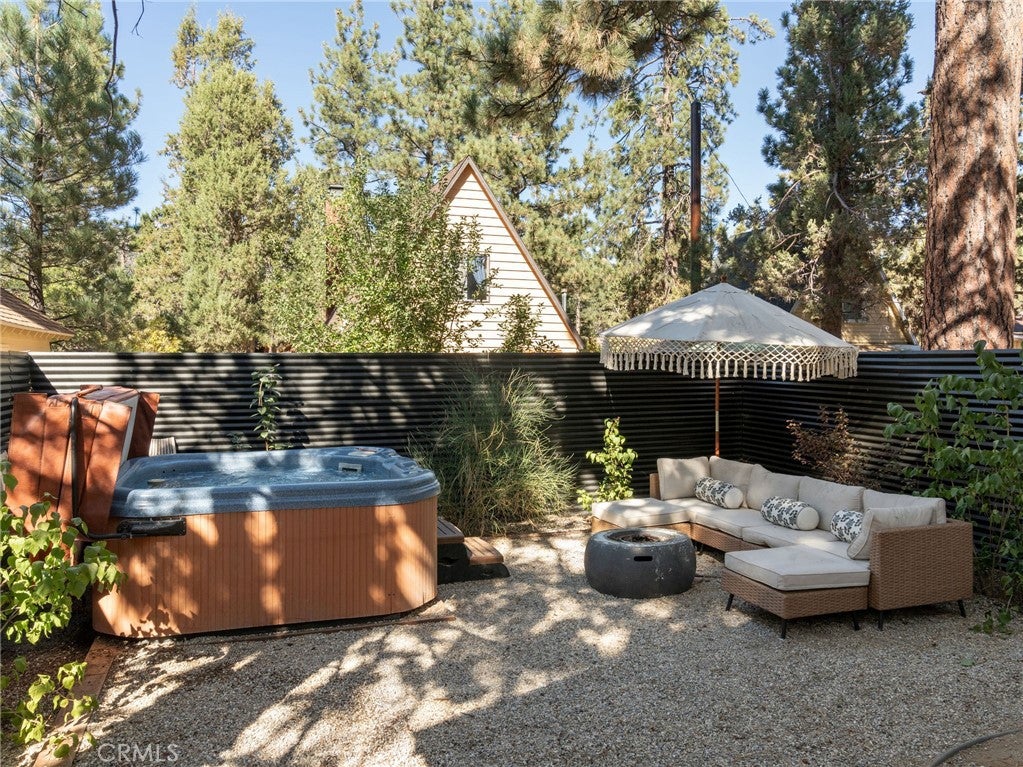 325 E Barker