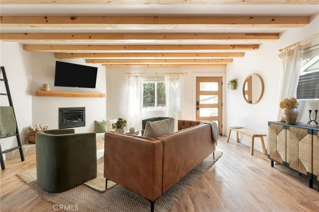325 E Barker