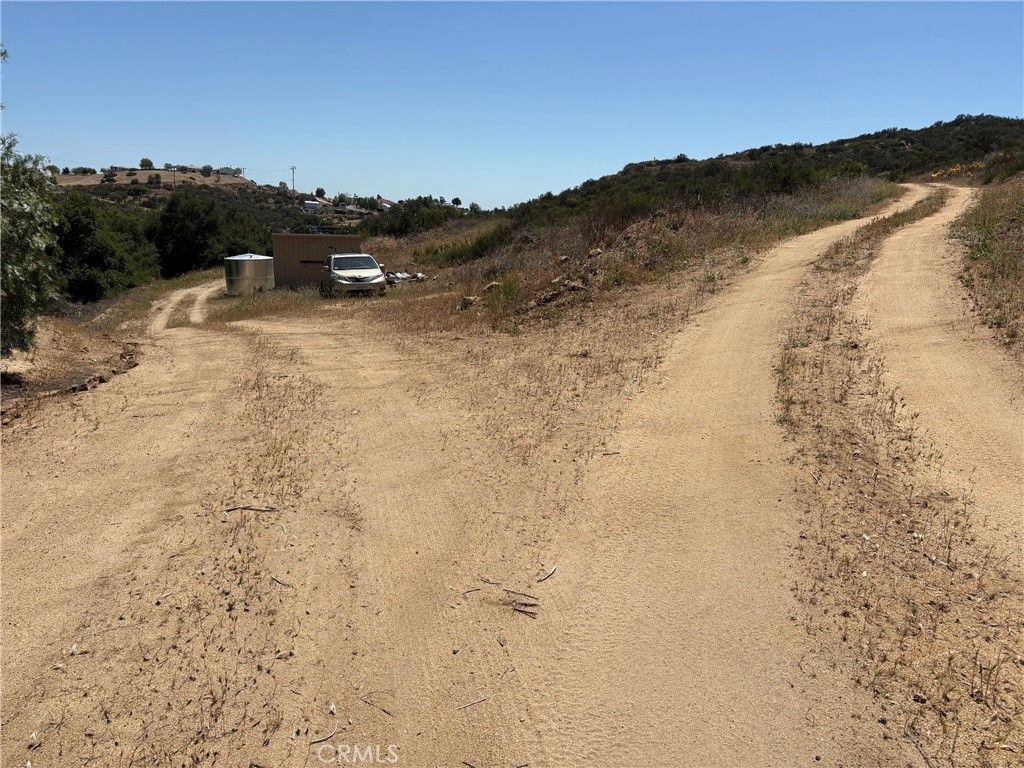 listing image 130724499812845899904