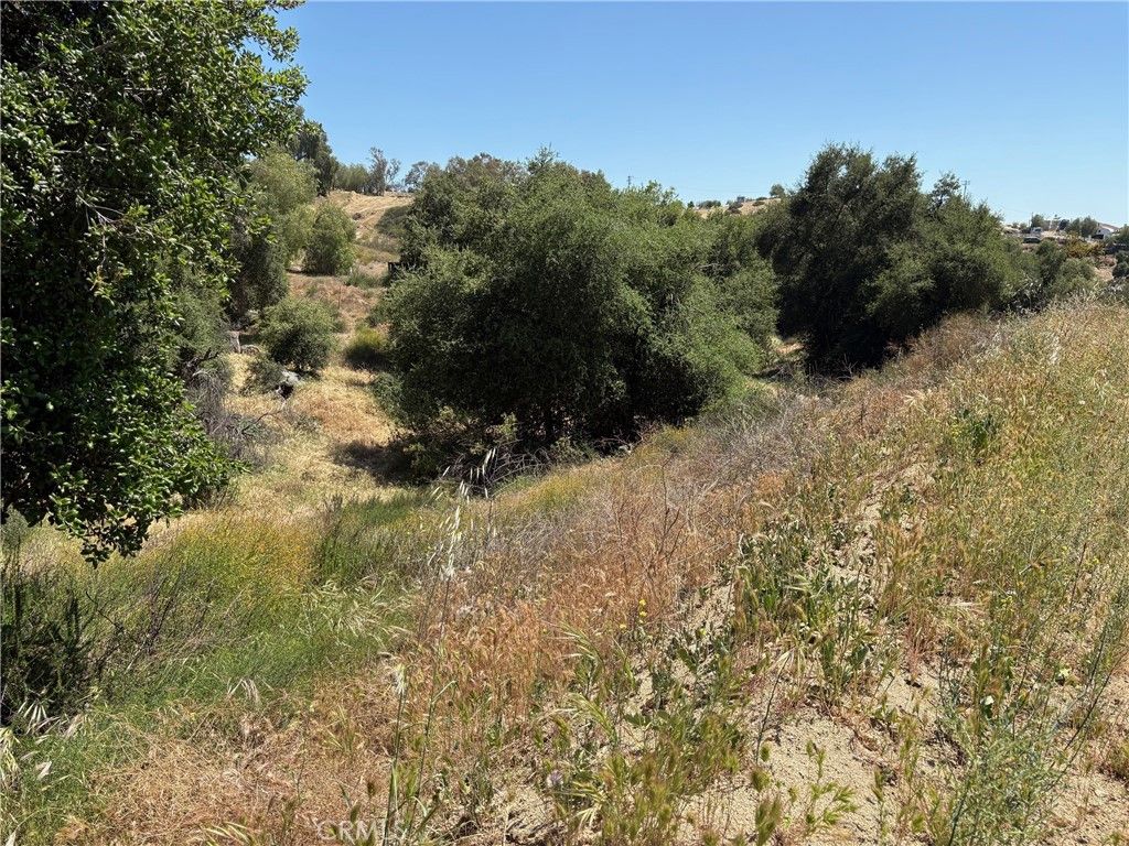 listing image 130722933833392434202