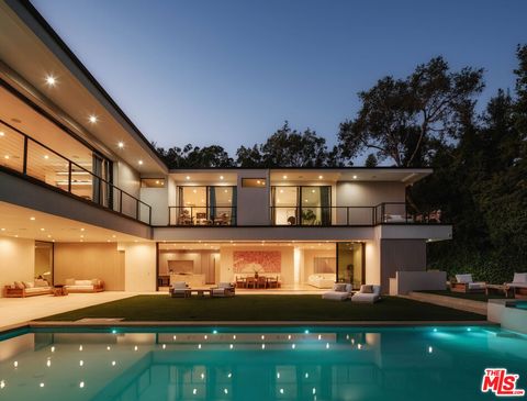 260 S Canyon View Drive Los Angeles CA 90049