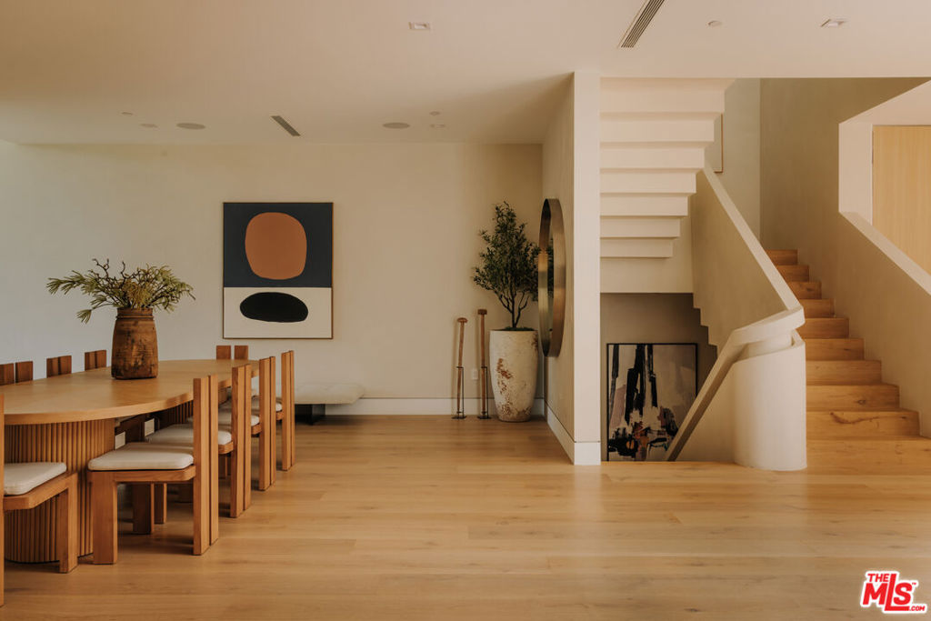 260 S Canyon View Drive