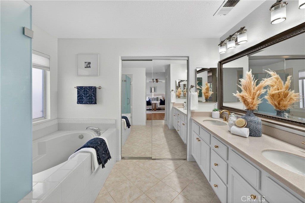 23 Delano, Irvine CA 92602 - Photo 18