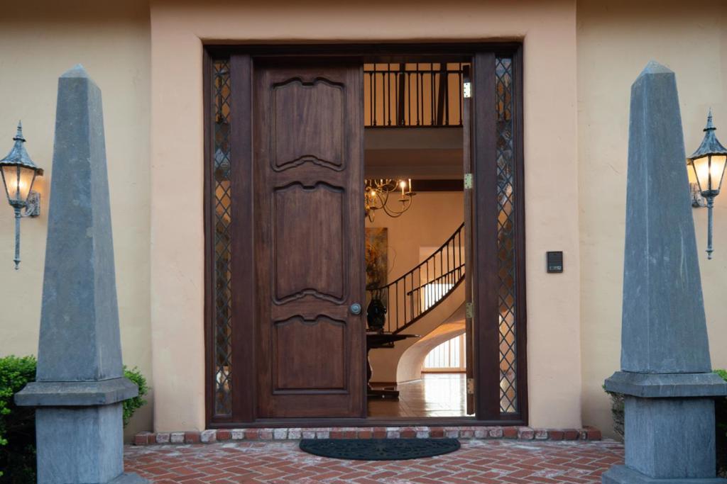 3205 Ballantrae Lane