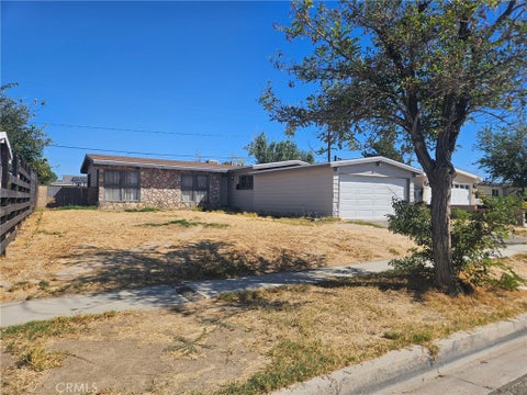 Photo of 45538 Fig Ave AVE, Lancaster, CA 93534 (MLS # SR26215049)