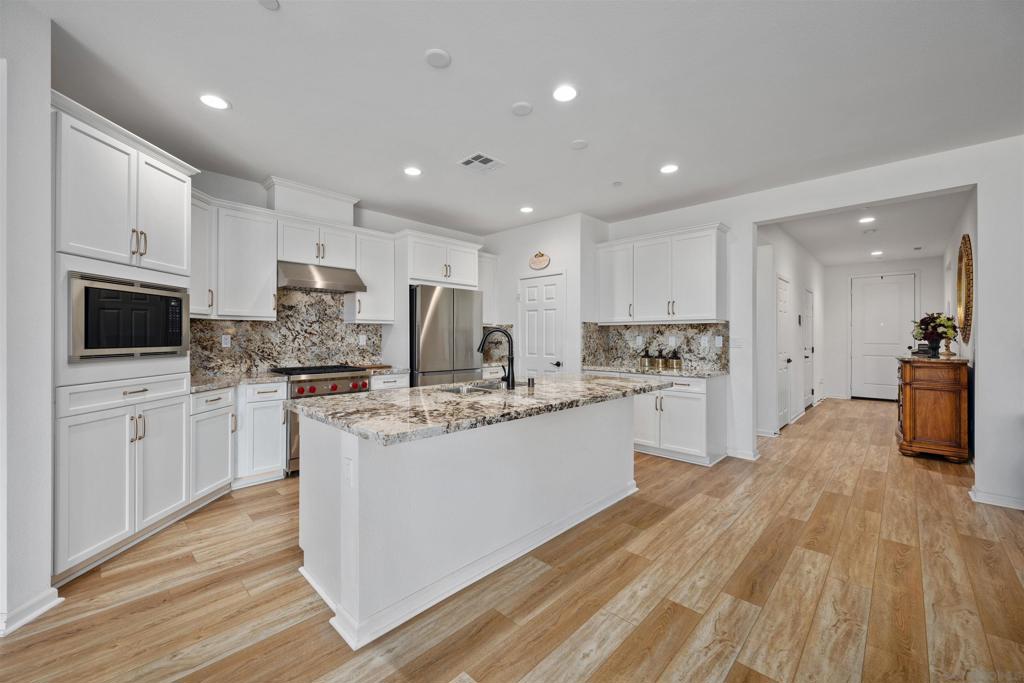 1026 Crestline