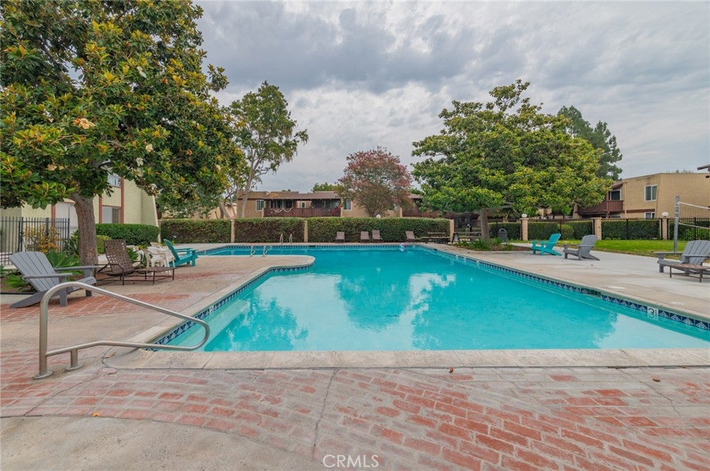 1000 W Macarthur BLVD