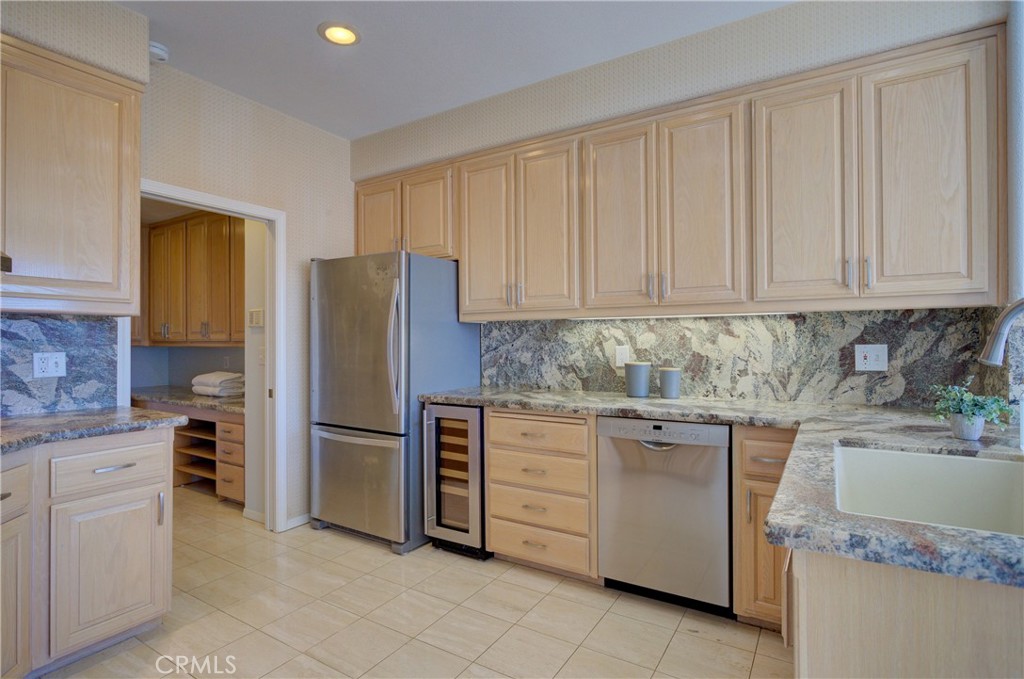 Shell Beach(600) - Residential