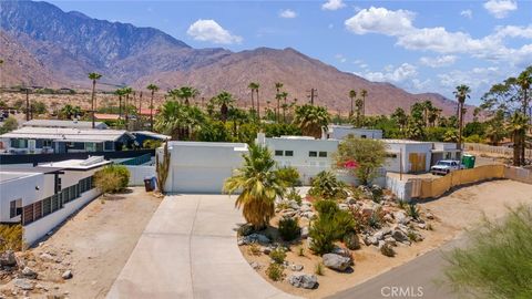 Photo of 2723 N Junipero, Palm Springs, CA 92262 (MLS # IV26153473)