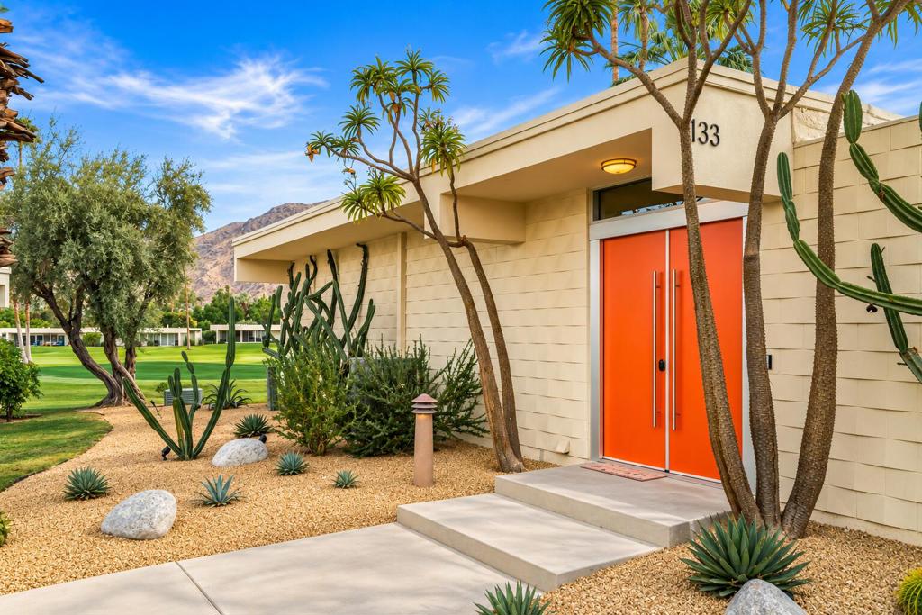 133 Desert Lakes Drive