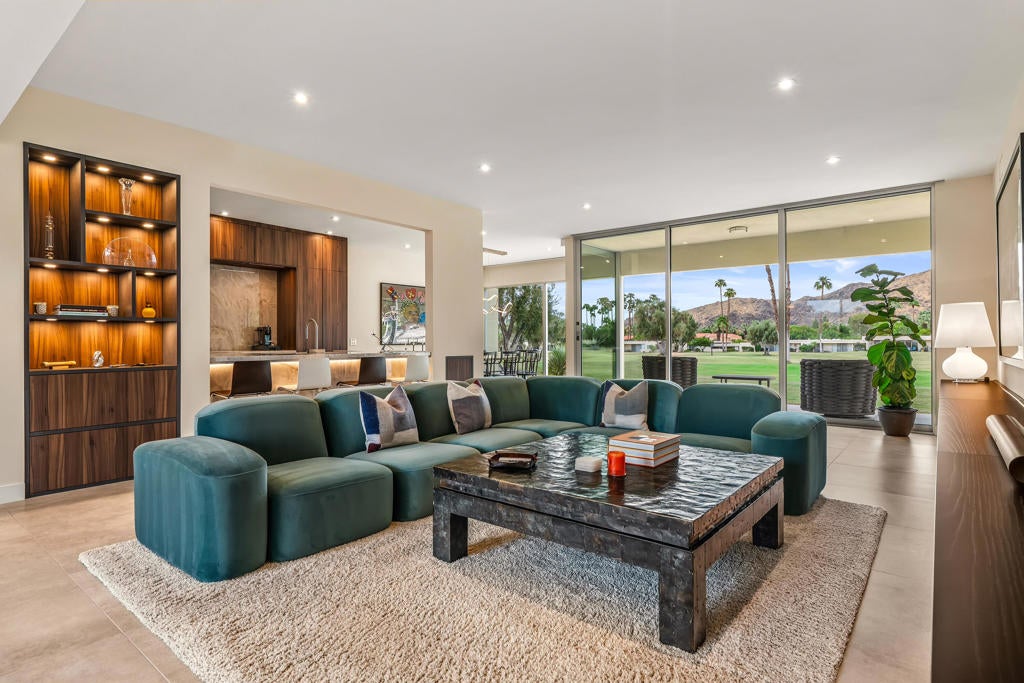 133 Desert Lakes Drive