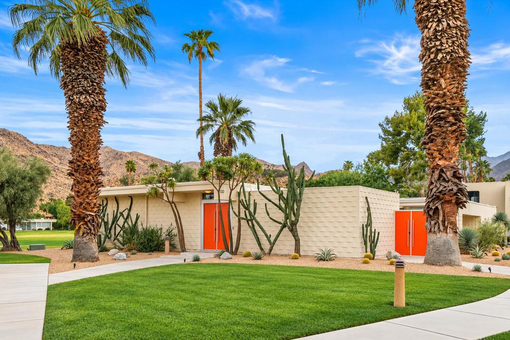 133 Desert Lakes Drive