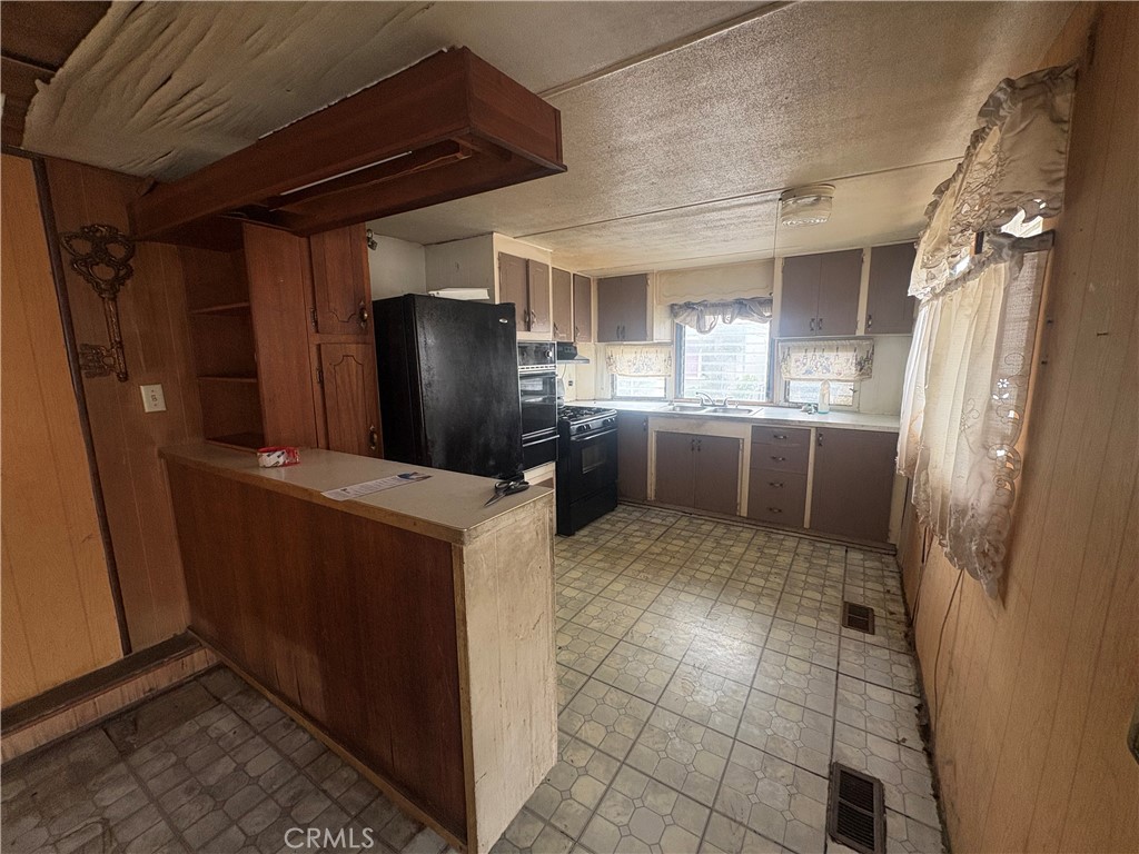 2260 W Rialto Ave #6
