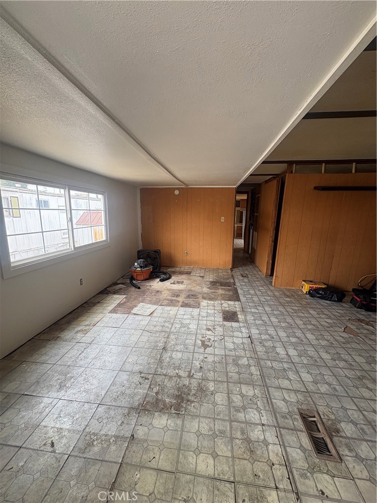 2260 W Rialto Ave #6