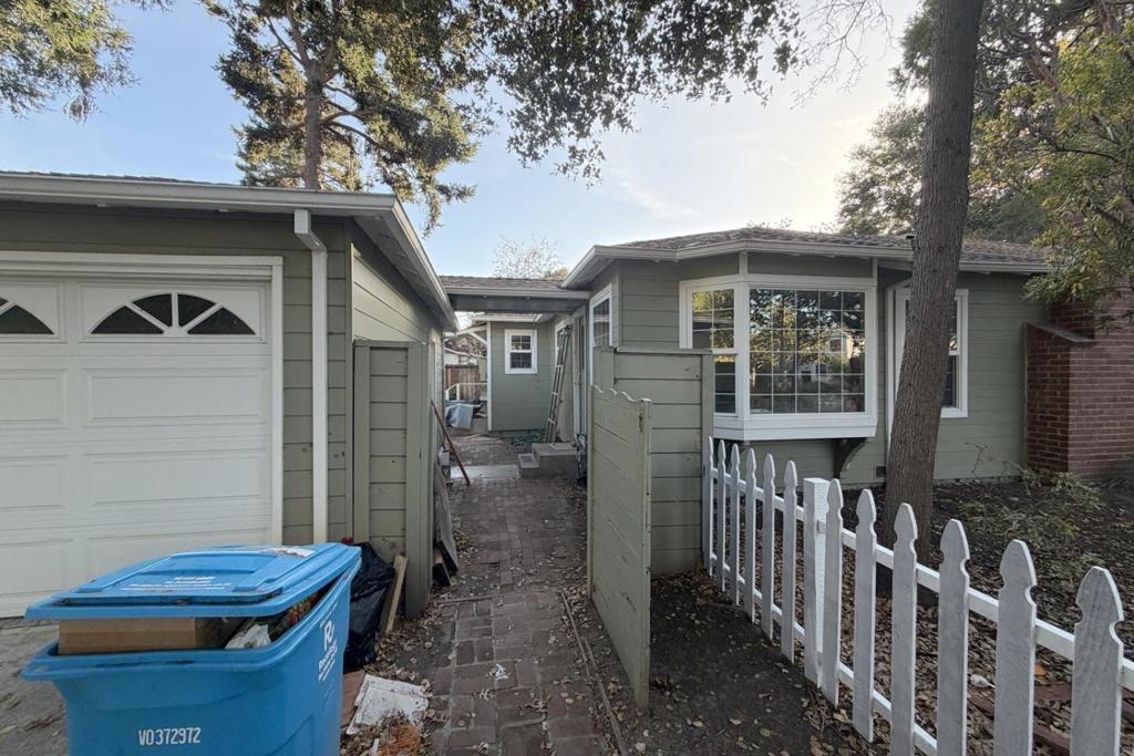 Properties 2 458 Central Avenue