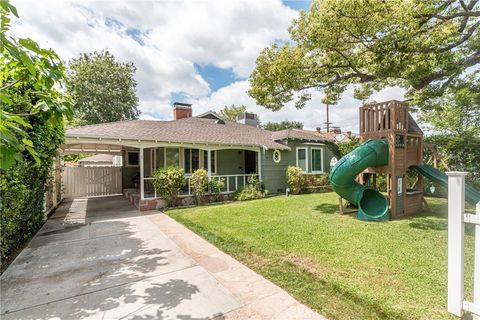 Photo of 409 S Lamer St, Burbank, CA 91506 (MLS # BB26071081)