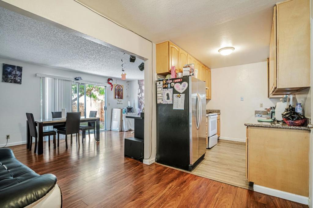 188 SUNSET Boulevard