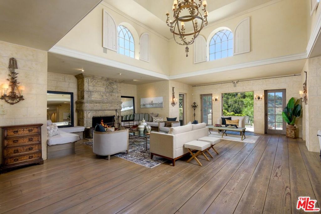 2899 Hidden Valley Lane