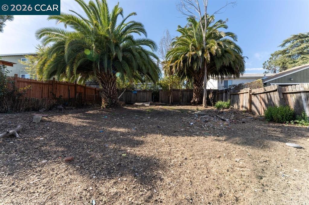 2011 Sacramento St