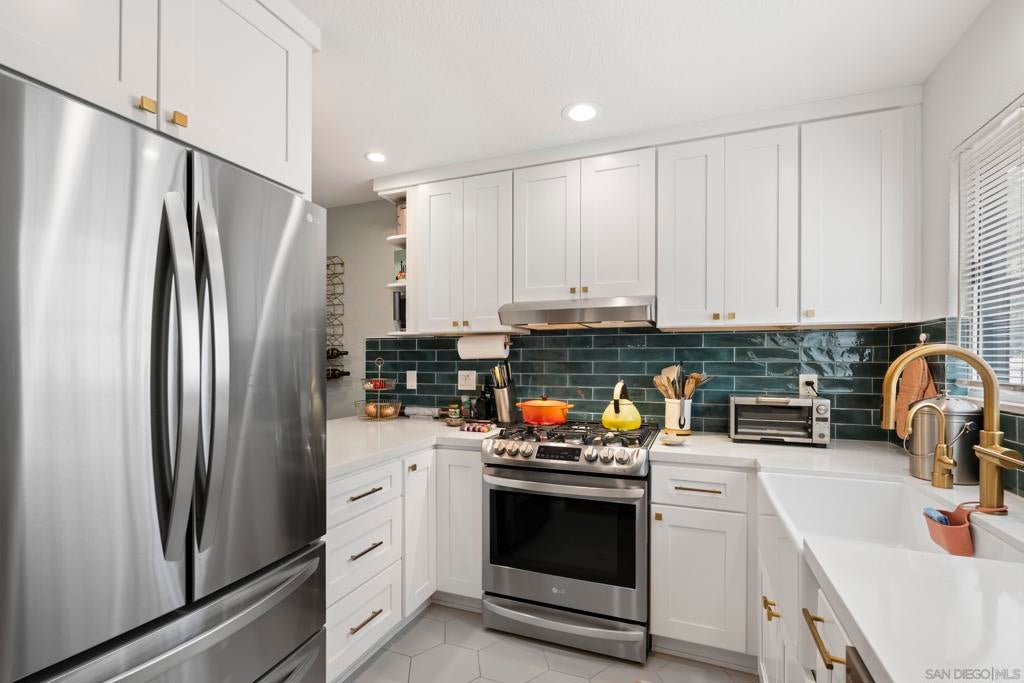 3985 Wabaska Dr Dr 15, San Diego CA 92107