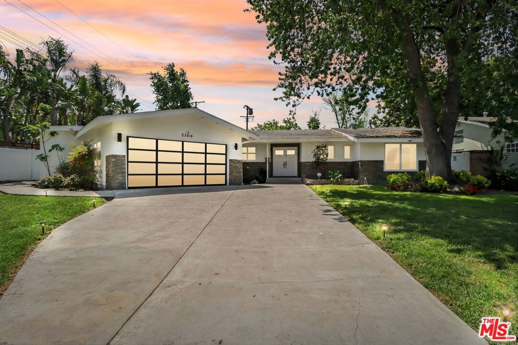 listing image 130721722532624483770