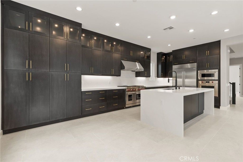 Photo of 204 Stage, Irvine, CA 92618 (MLS # OC25268401)