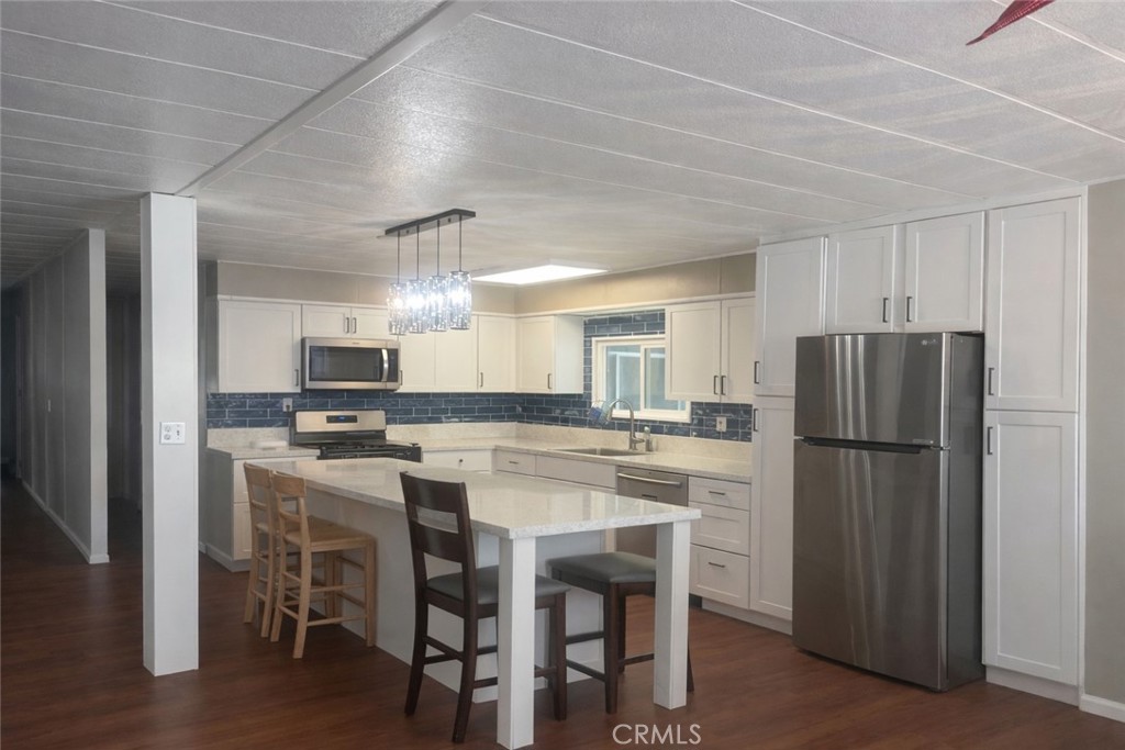 175 N Manzanita Court