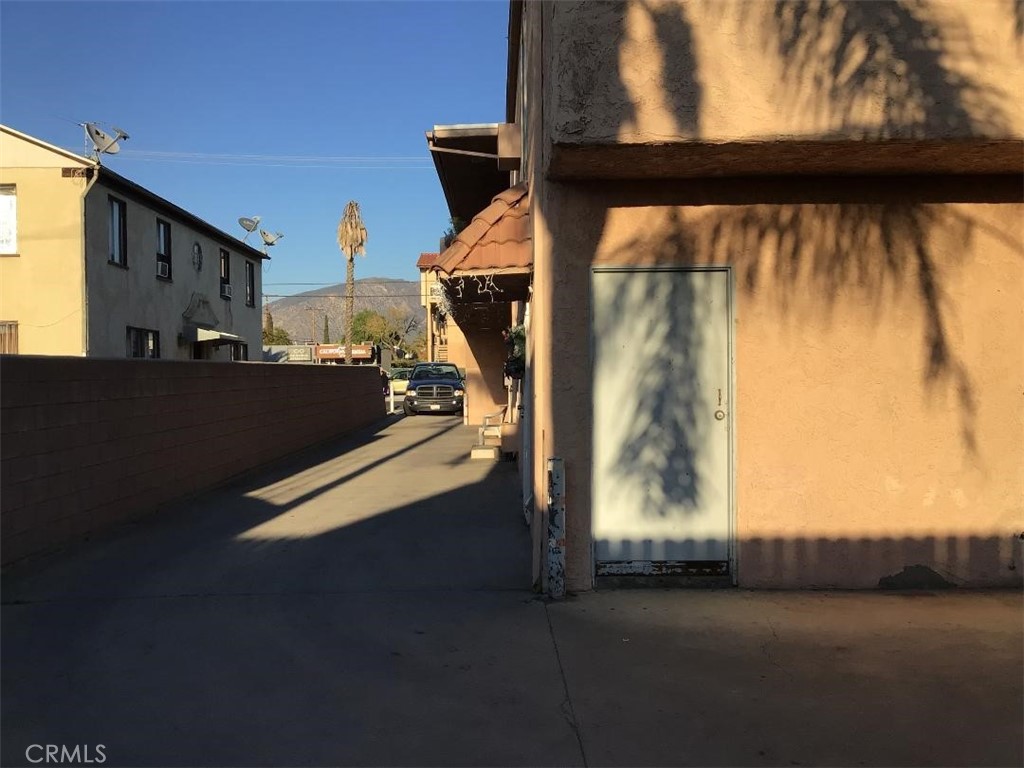 Properties 4 1000 Glenoaks Boulevard