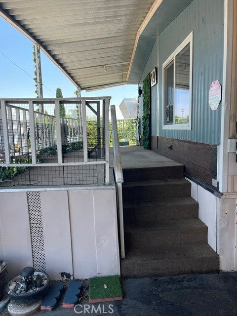 1515 Capalina Road 19