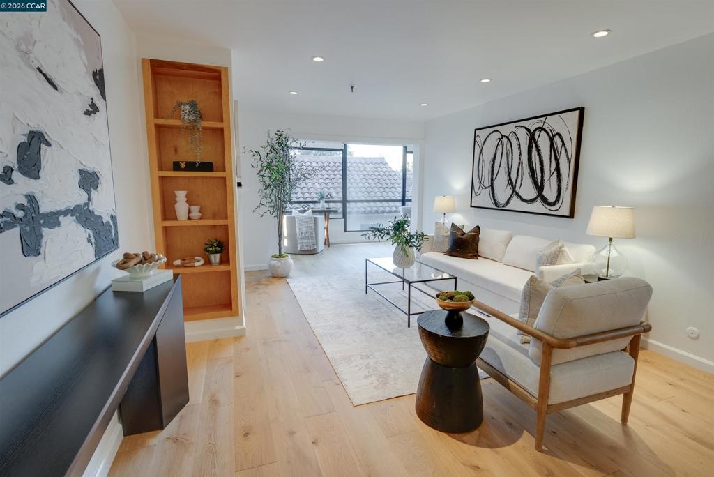 1830 Lakeshore Ave 406