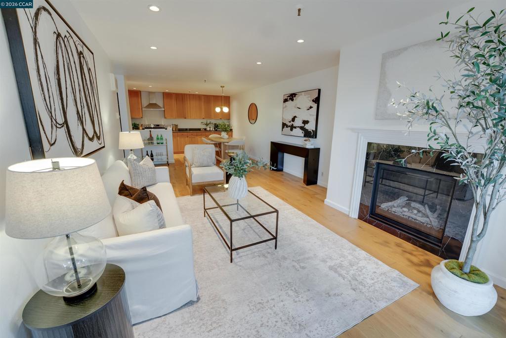 1830 Lakeshore Ave 406