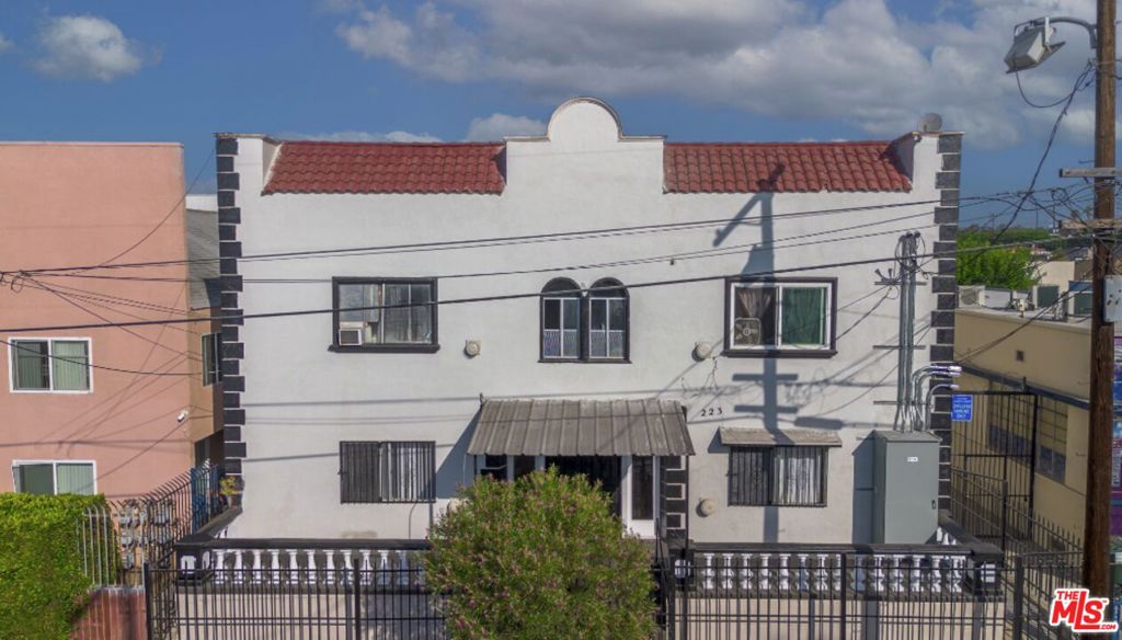 223 N. Breed Street offers investors a rare value-add opportunity with rents positioned well below market, presenting an estimated 62% income growth potential in a high-demand, densely populated area. Located in vibrant Boyle Heights, the property provides quick access to Downtown Los Angeles, East L.A., Monterey Park, and the Arts District, with convenient Metro Gold Line access at Mariachi Plaza. The neighborhood is known for its diverse dining, nightlife, and cultural attractions. Highlights: 32 units: 8 studios + 24 efficiencies, All units include private bathrooms, 7 units delivered vacant for immediate renovation/repositioning, Significant upside through renovations, leasing strategies, and tenant turnover. With its central location, below-market rents, and strong value-add potential, 223 N. Breed Street is a compelling multifamily investment opportunity.