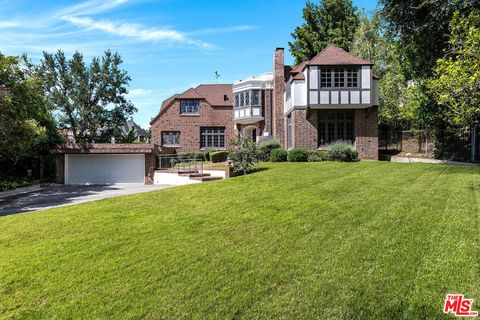 Photo of 2441 Glendower Avenue, Los Angeles, CA 90027 (MLS # 26725327)