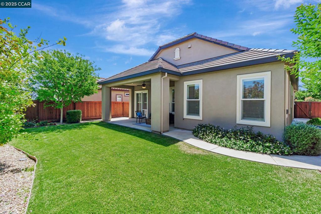 TRILOGY VINEYARDS - Residential