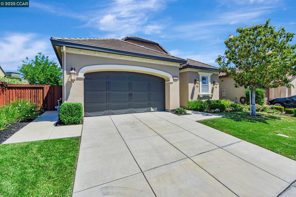 TRILOGY VINEYARDS - Residential