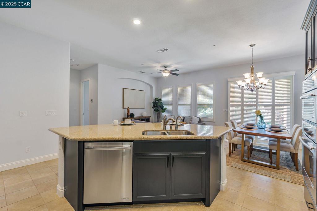 TRILOGY VINEYARDS - Residential