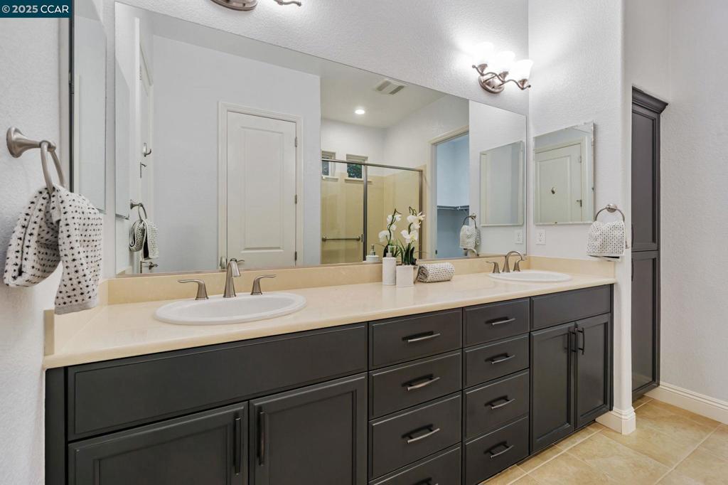 TRILOGY VINEYARDS - Residential