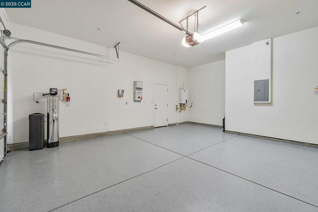 TRILOGY VINEYARDS - Residential