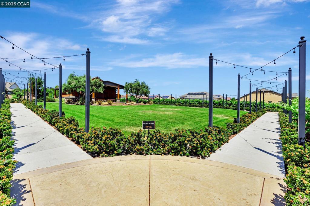 TRILOGY VINEYARDS - Residential