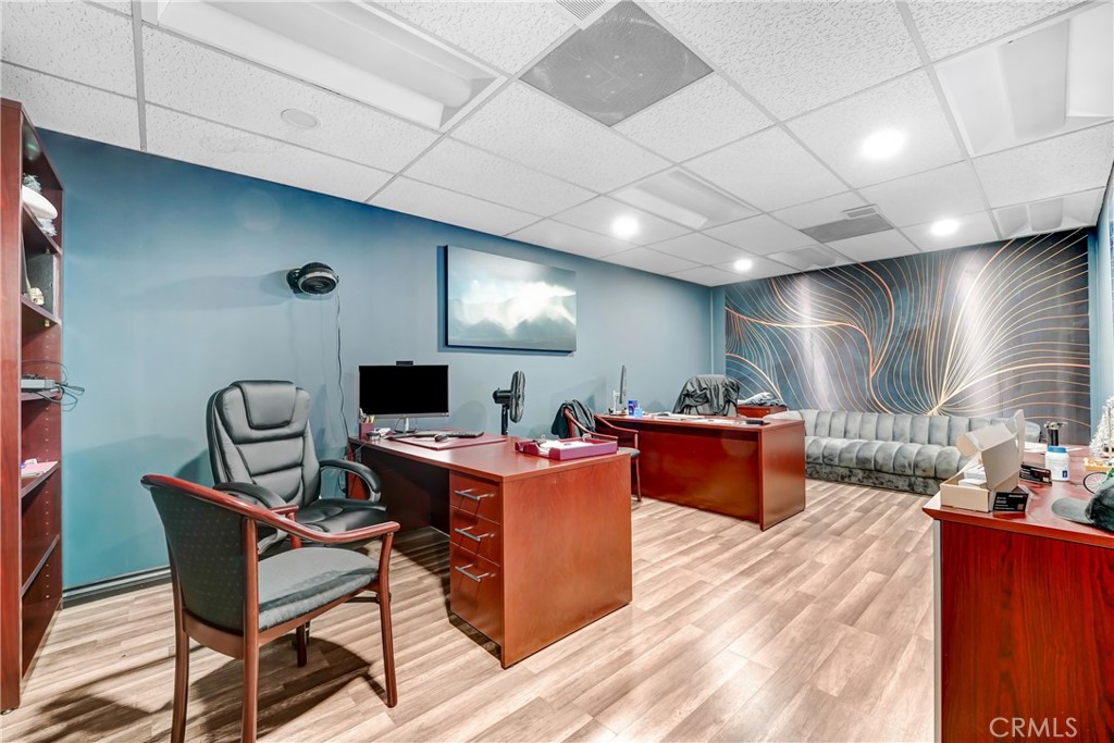 6955 Reseda Boulevard