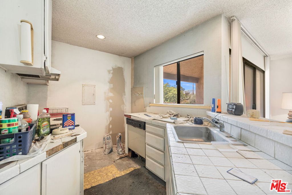 5300 E Waverly Drive 4202