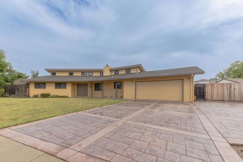 Photo of 11763 Augusta Drive, Salinas, CA 93906 (MLS # ML82042565)