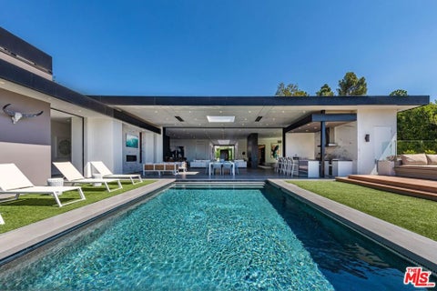 Photo of 2002 LOMA VISTA Drive, Beverly Hills, CA 90210 (MLS # 26103181)