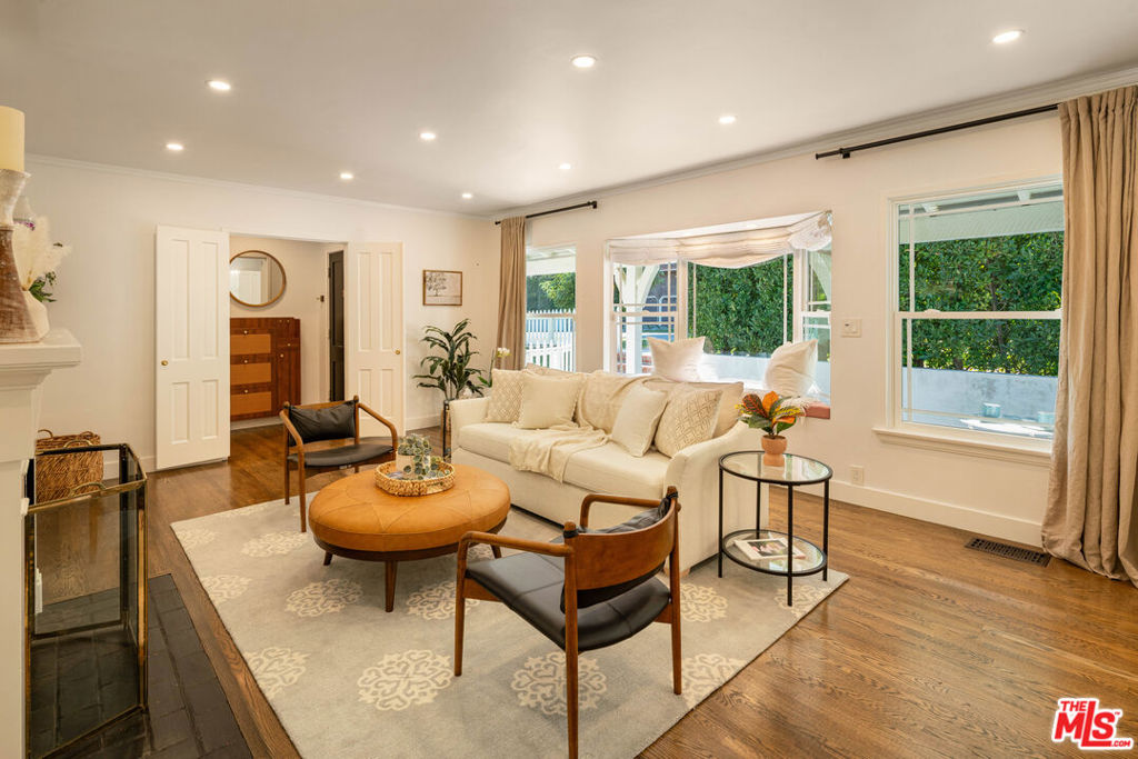 13905 Valley Vista Boulevard